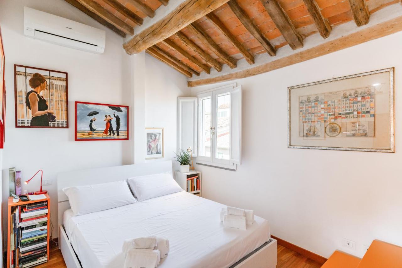 Piazza Dei Cavalieri Orange Attic Apartment Pisa Exterior photo